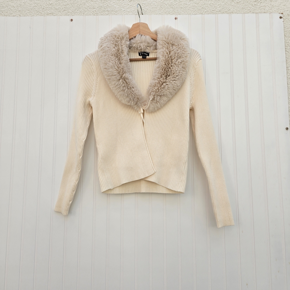 Cream Ribbed Cardigan with Removable Faux Fur Colla